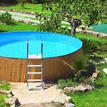 Kleine Mit Gemeinschaftspool By Interhome Appartamento