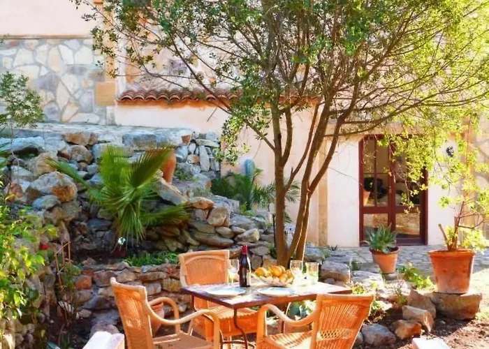 Kleine Mit Gemeinschaftspool By Interhome *